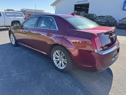 2017 Chrysler 300 Limited