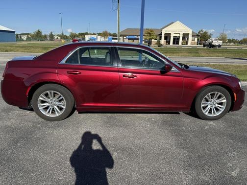 2017 Chrysler 300 Limited