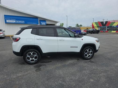 Bright White Clearcoat 2022 Jeep Compass Trailhawk