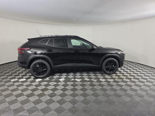 Mosaic Black Metallic 2026 Chevrolet Trax FWD ACTIV