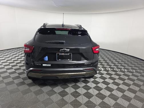 Mosaic Black Metallic 2026 Chevrolet Trax FWD ACTIV
