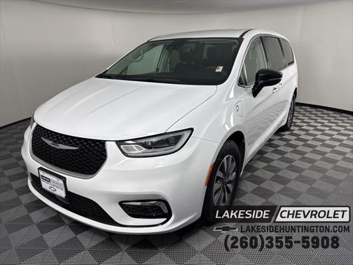 2024 Chrysler Pacifica Hybrid Select