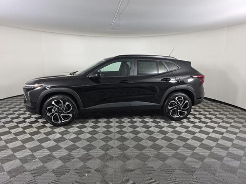 Mosaic Black Metallic 2026 Chevrolet Trax FWD 2RS