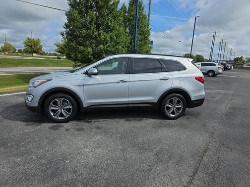 2016 Hyundai SANTA FE SE