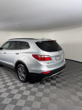 2016 Hyundai SANTA FE SE