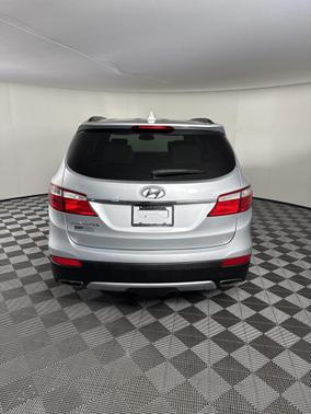 2016 Hyundai SANTA FE SE