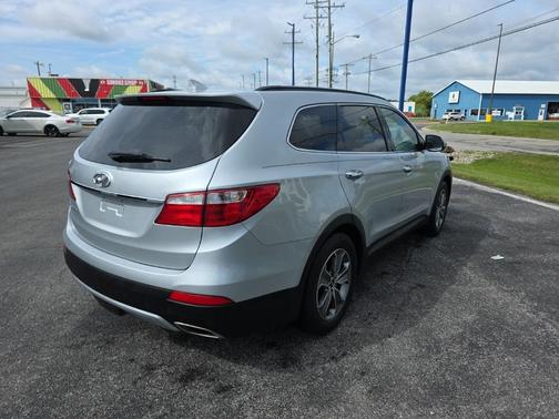 2016 Hyundai SANTA FE SE