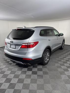 2016 Hyundai SANTA FE SE