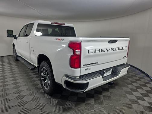 Summit White 2022 Chevrolet Silverado 1500 RST