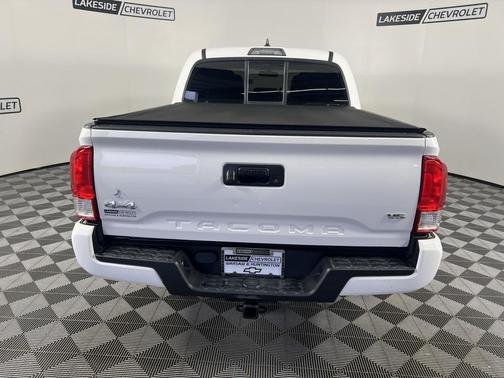 2016 Toyota Tacoma SR