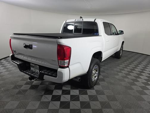 2016 Toyota Tacoma SR