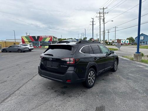 Crystal Black Silica 2023 Subaru Outback Premium