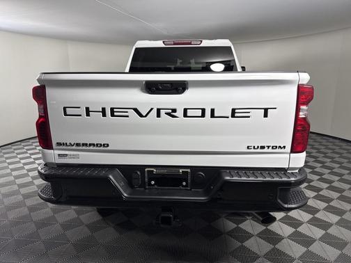 2026 Chevrolet Silverado 2500 Custom