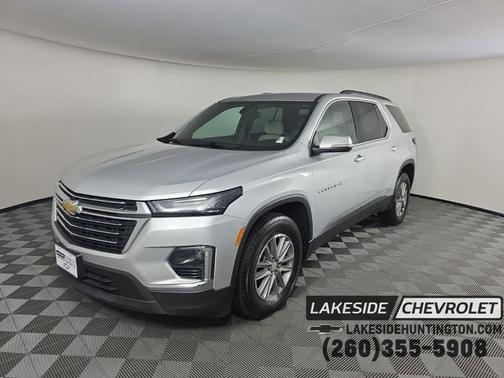 Silver Ice Metallic 2022 Chevrolet Traverse LT Cloth