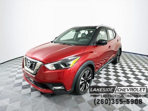Cayenne Red/Super Black 2020 Nissan Kicks SR