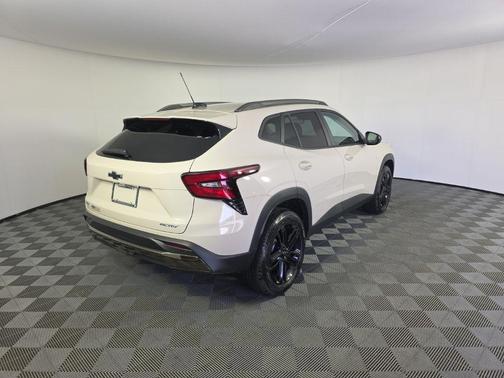 White Sands 2026 Chevrolet Trax FWD ACTIV