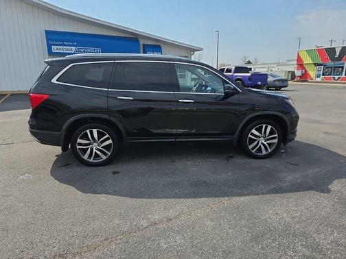 Crystal Black Pearl 2016 Honda Pilot Elite