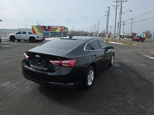 2022 Chevrolet Malibu FWD LT