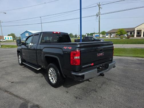 Dark Slate Metallic 2017 GMC Sierra 1500 SLE