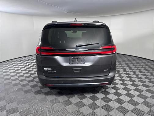 2021 Chrysler Pacifica Touring AWD