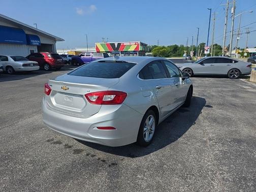 Silver Ice Metallic 2017 Chevrolet Cruze LT
