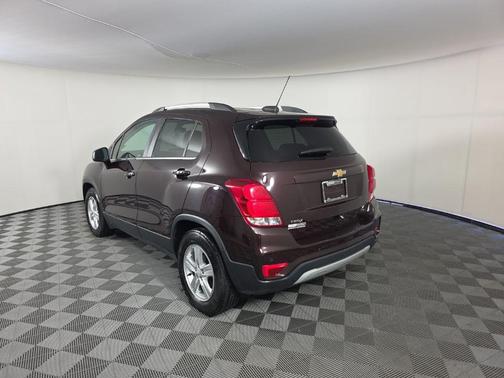 Black Cherry Metallic 2020 Chevrolet Trax LT
