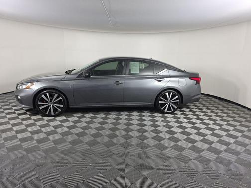 2022 Nissan Altima SR FWD