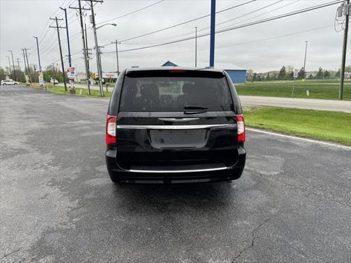 2013 Chrysler Town & Country Touring-L