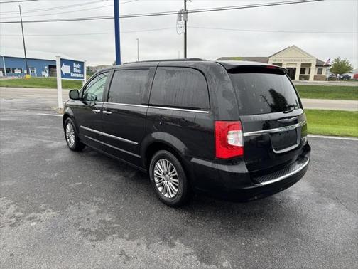 2013 Chrysler Town & Country Touring-L