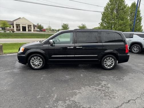 2013 Chrysler Town & Country Touring-L