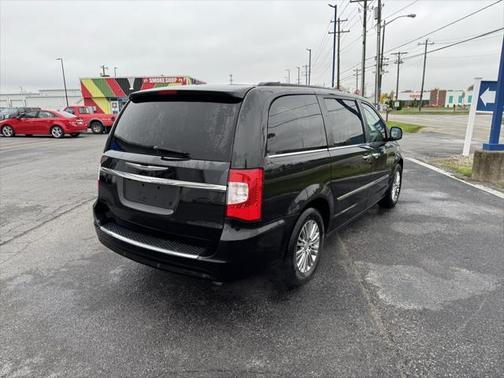 2013 Chrysler Town & Country Touring-L