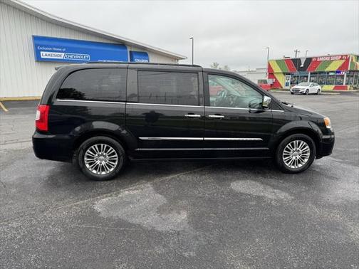 2013 Chrysler Town & Country Touring-L