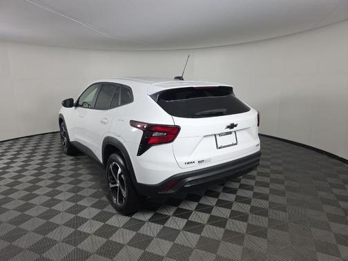 2026 Chevrolet Trax FWD 1RS