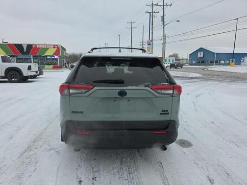 2021 Toyota RAV4 Hybrid XLE