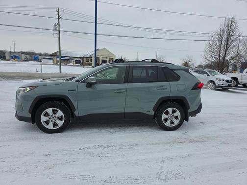 2021 Toyota RAV4 Hybrid XLE