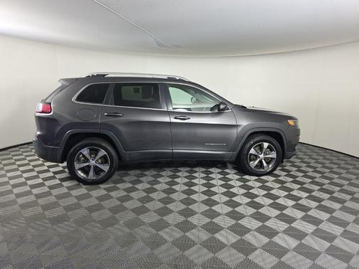 Granite Crystal Metallic Clearcoat 2019 Jeep Cherokee Limited