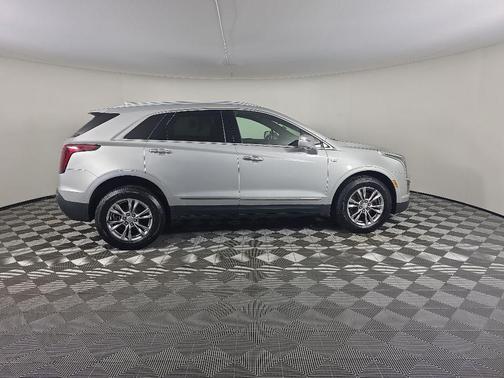 Radiant Silver Metallic 2020 Cadillac XT5 Premium Luxury