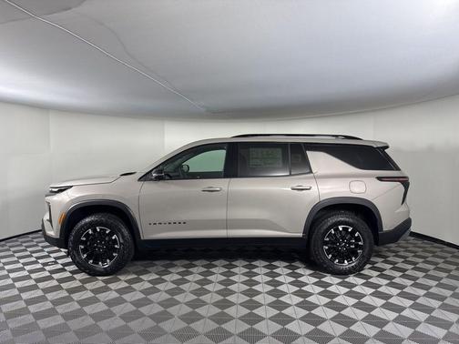 Sandstone Gray 2026 Chevrolet Traverse AWD Z71