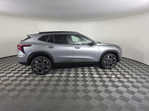 Sterling Gray Metallic 2026 Chevrolet Trax FWD 2RS