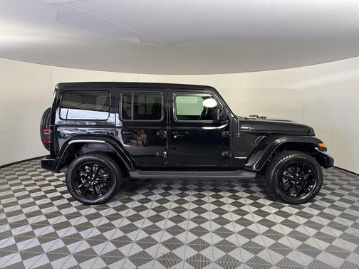 Black Clearcoat 2021 Jeep Wrangler Unlimited Sahara