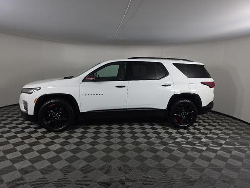White 2022 Chevrolet Traverse Premier