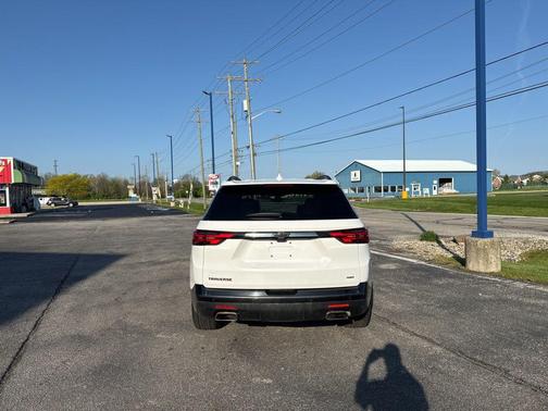 White 2022 Chevrolet Traverse Premier