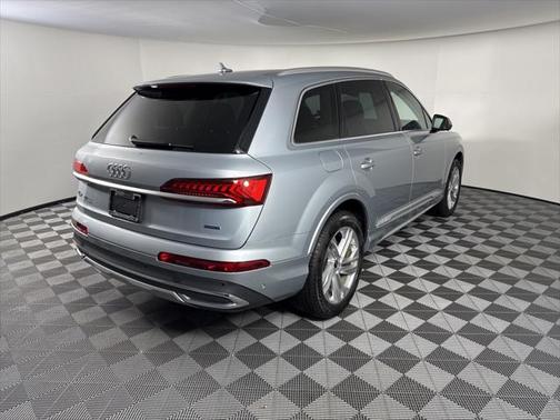 2024 Audi Q7 55 Premium Plus