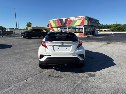 Blizzard Pearl w/Black Roof 2020 Toyota C-HR XLE