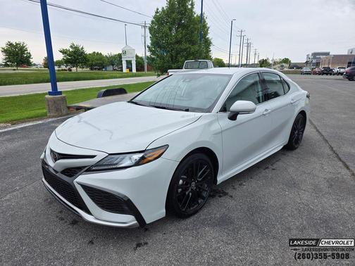 White 2024 Toyota Camry XSE