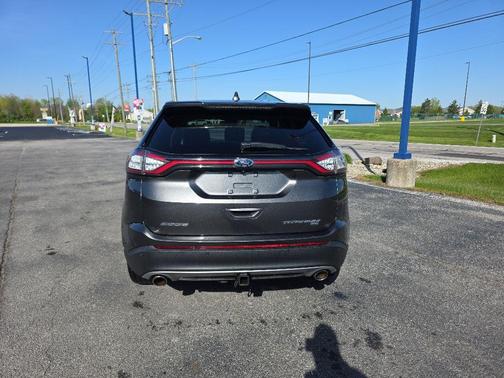 Magnetic 2017 Ford Edge Titanium