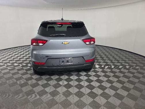 Sterling Gray Metallic 2026 Chevrolet Trailblazer LS
