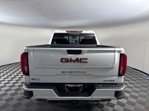 Summit White 2022 GMC Sierra 1500 AT4