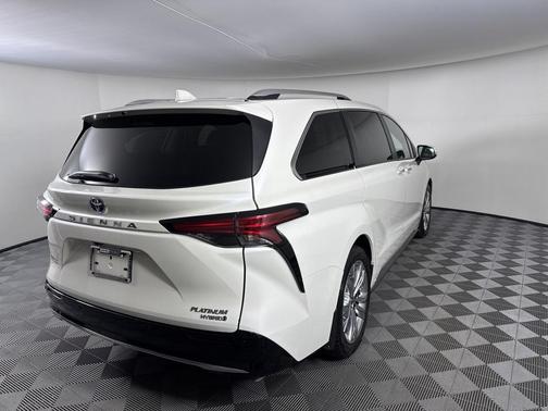 2021 Toyota Sienna Platinum 7 Passenger