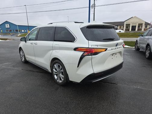 2021 Toyota Sienna Platinum 7 Passenger